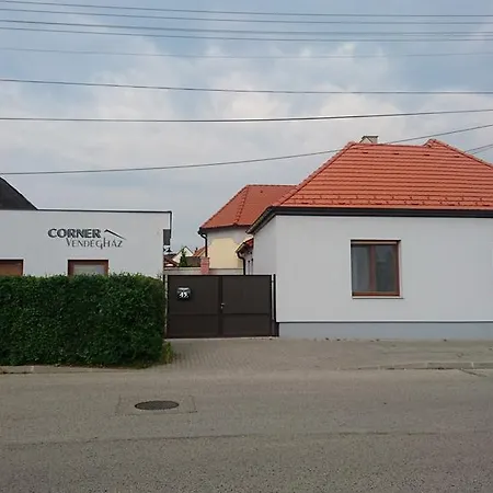 Corner Vendeghaz Guest house *